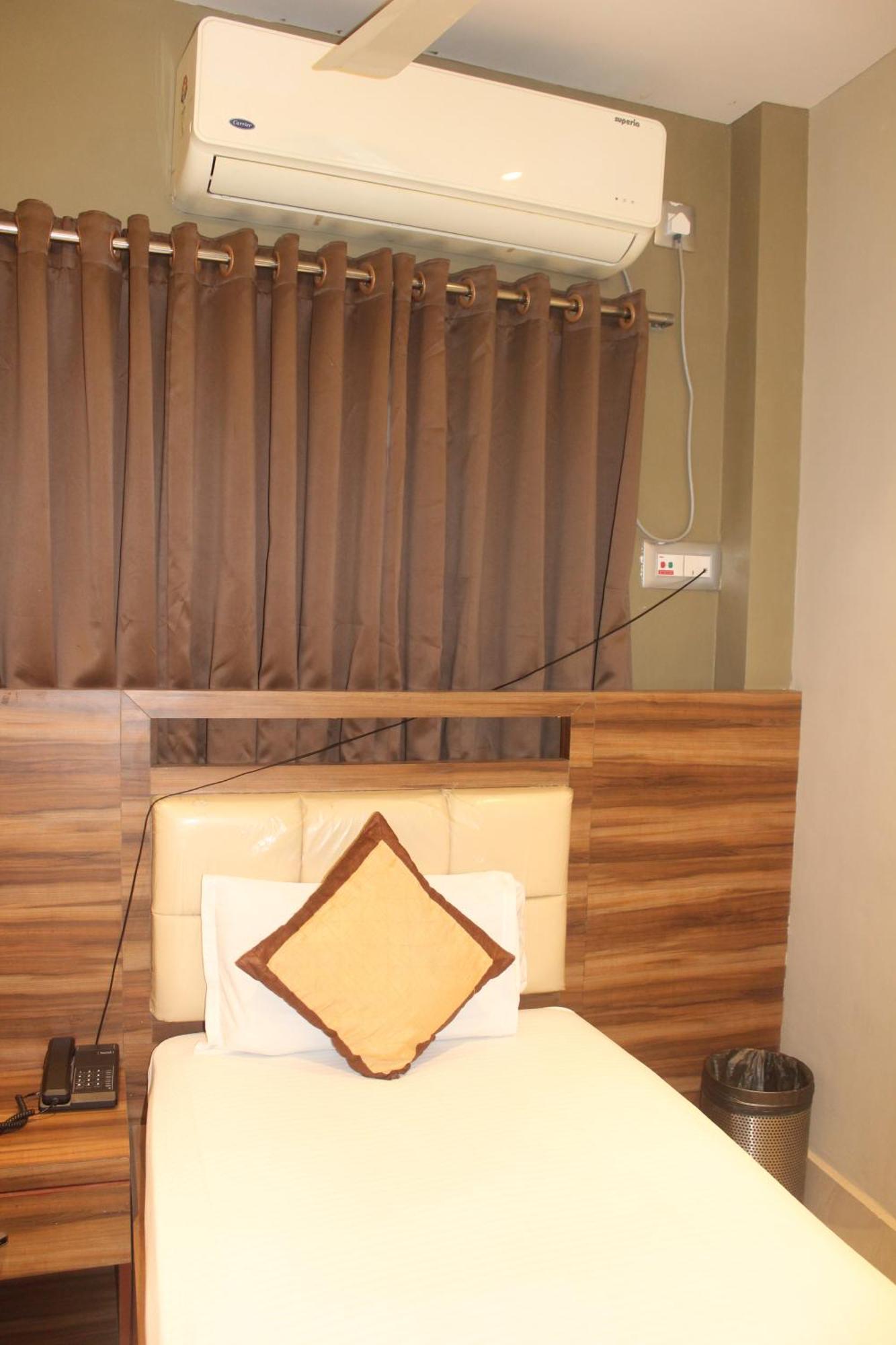 Hotel Oishi Plaza Mukutmanipur Ngoại thất bức ảnh