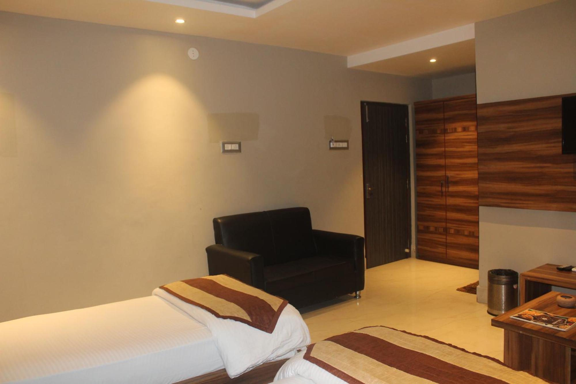 Hotel Oishi Plaza Mukutmanipur Ngoại thất bức ảnh